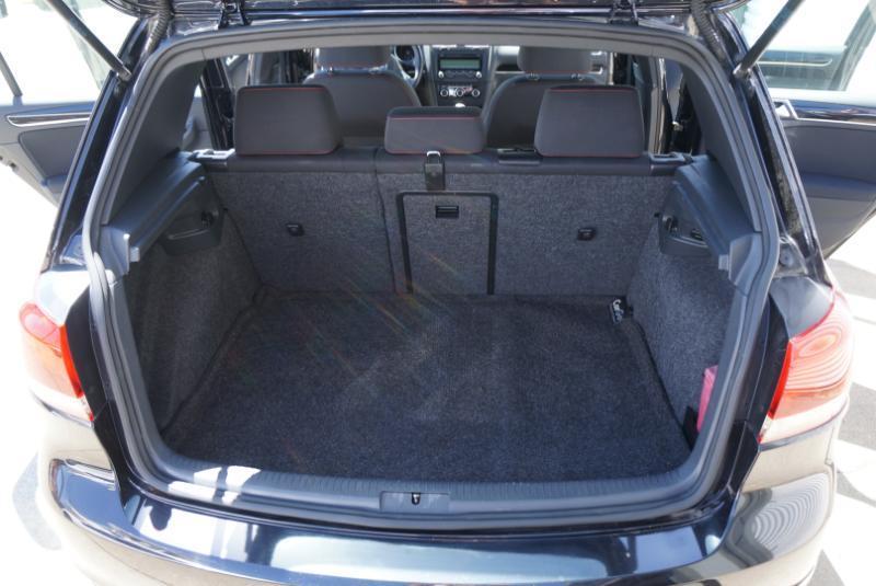 Volkswagen GTI 2.0T Sedan PZEV 2011