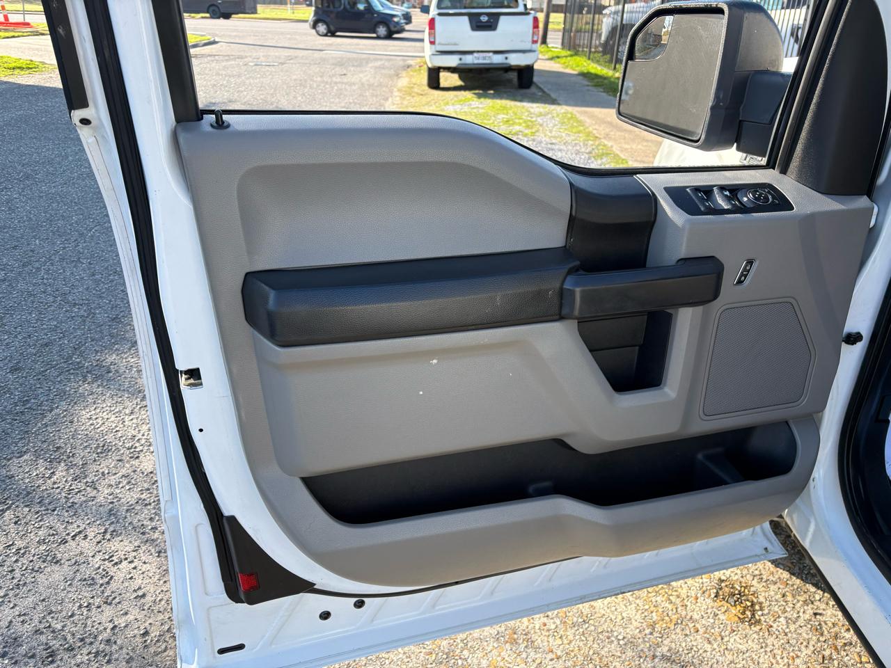 Ford F-150 XL SuperCab 6.5-ft. Bed 2WD 2017