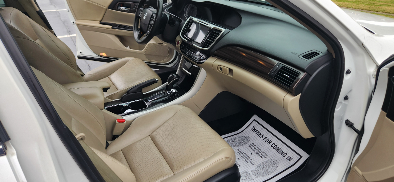 Honda Accord Touring V6 Sedan 6-Spd AT 2016 Honda Accord Touring V6 Sedan 6-Spd AT 2016