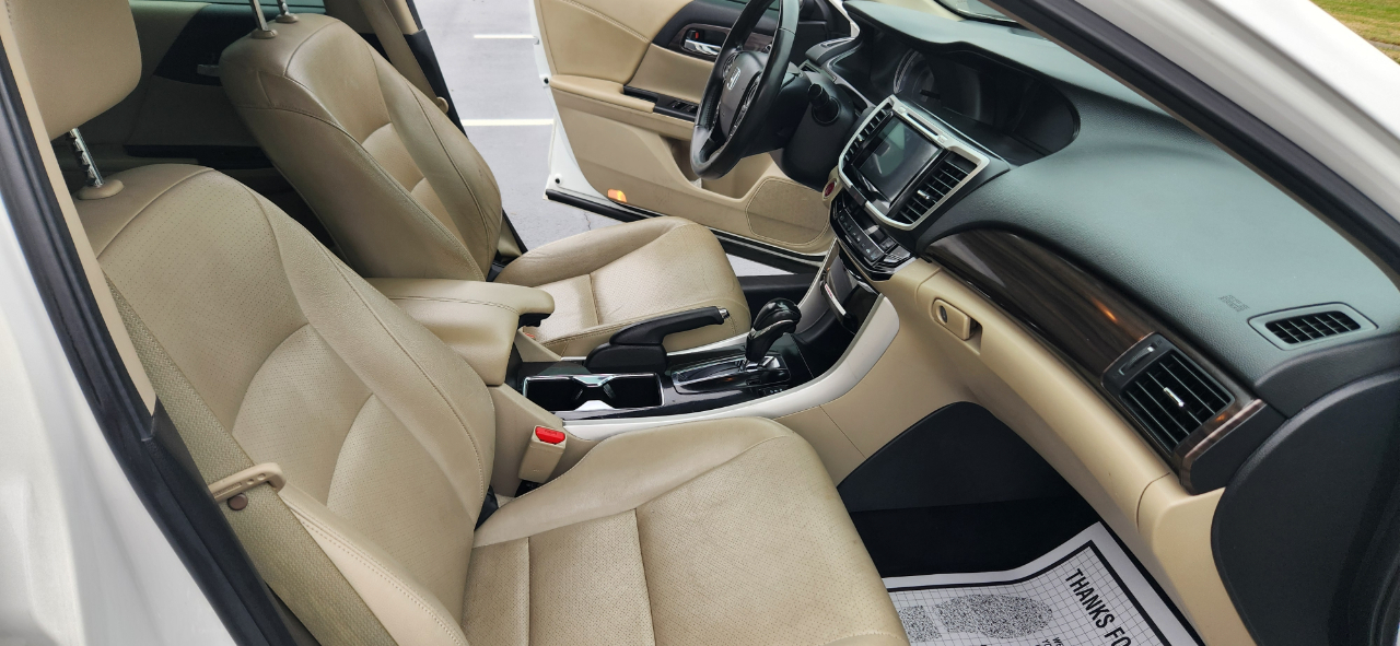 Honda Accord Touring V6 Sedan 6-Spd AT 2016 Honda Accord Touring V6 Sedan 6-Spd AT 2016
