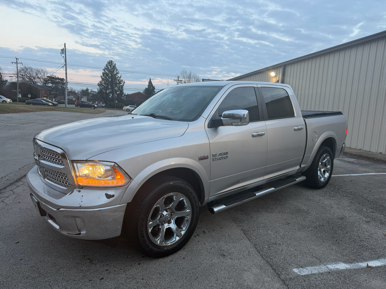RAM 1500 Laramie Crew Cab SWB 4WD 2016