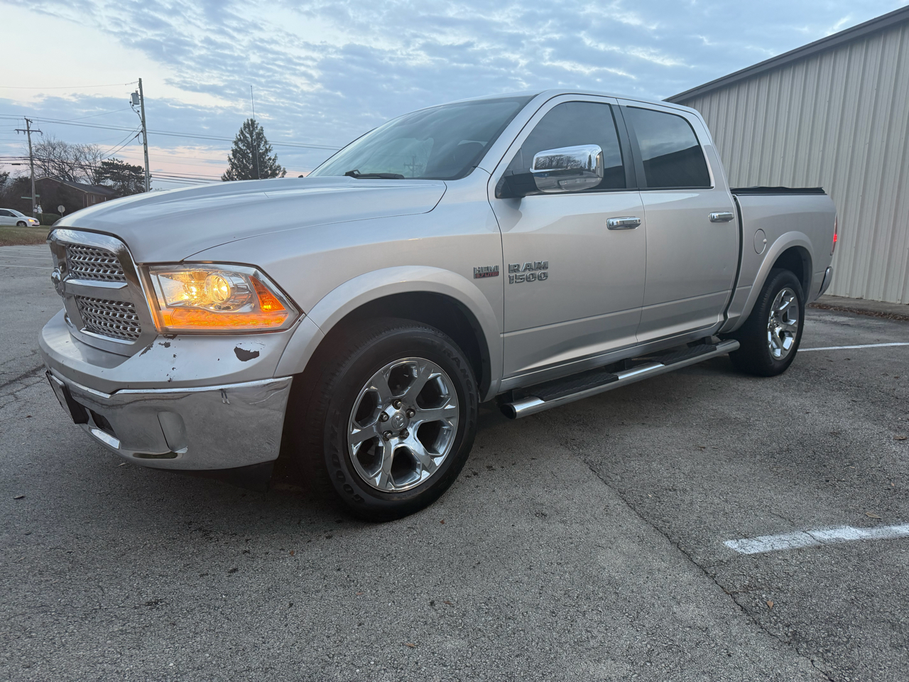 RAM 1500 Laramie Crew Cab SWB 4WD 2016