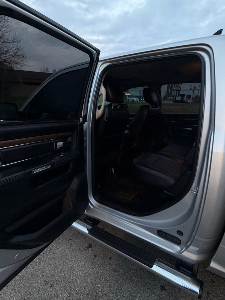 RAM 1500 Laramie Crew Cab SWB 4WD 2016