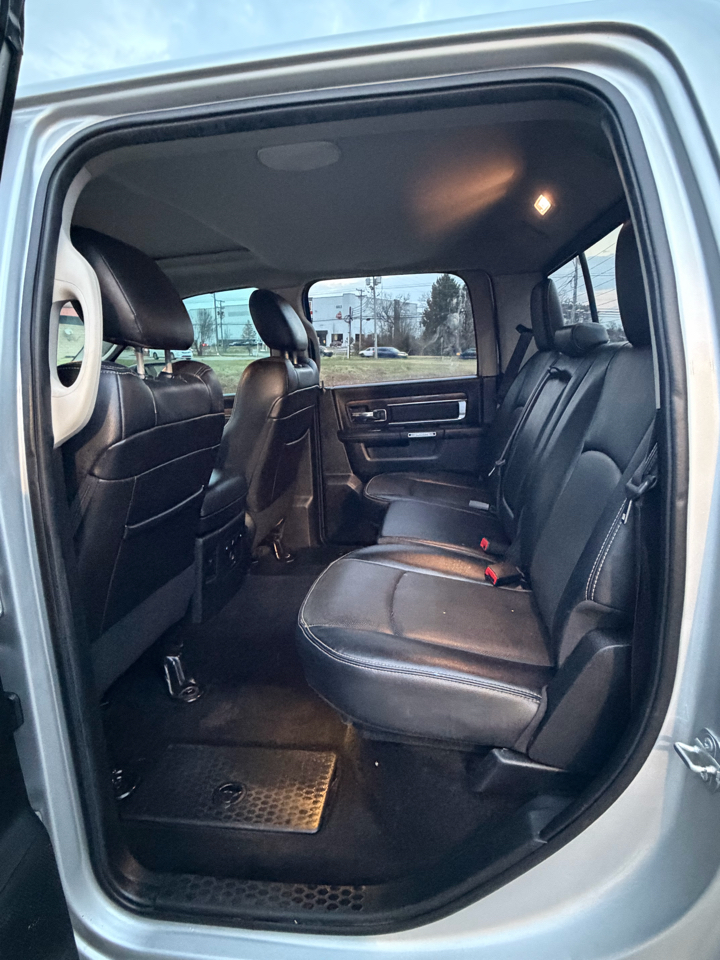 RAM 1500 Laramie Crew Cab SWB 4WD 2016