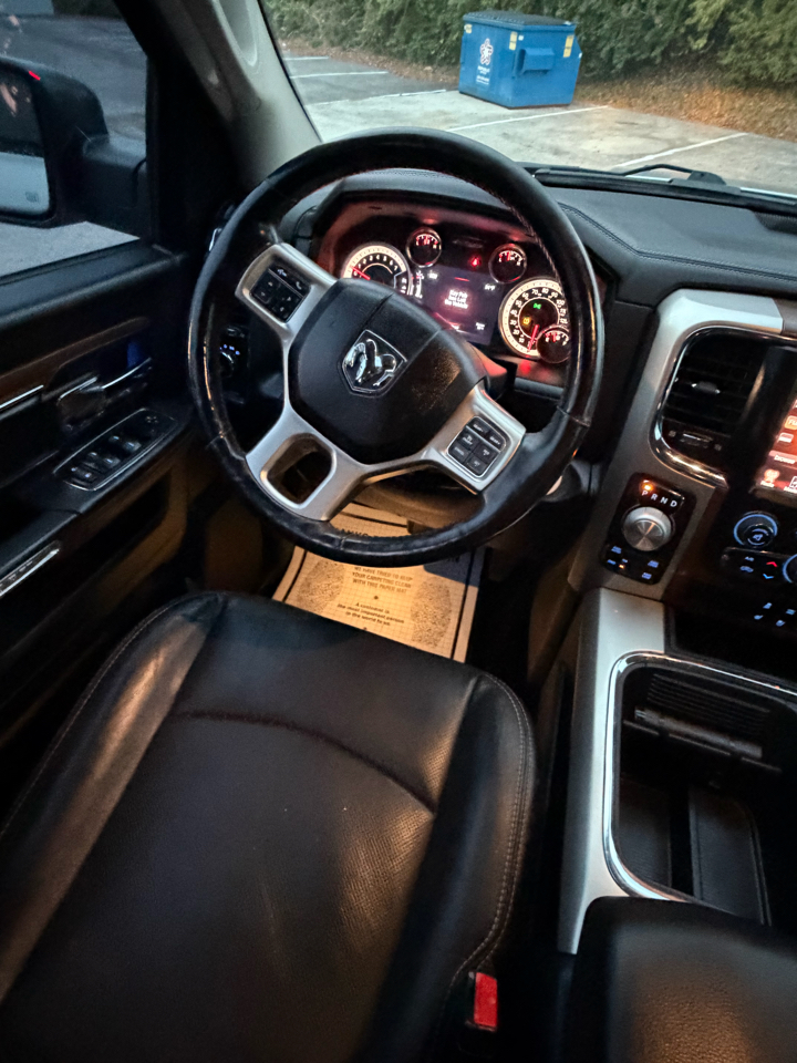 RAM 1500 Laramie Crew Cab SWB 4WD 2016