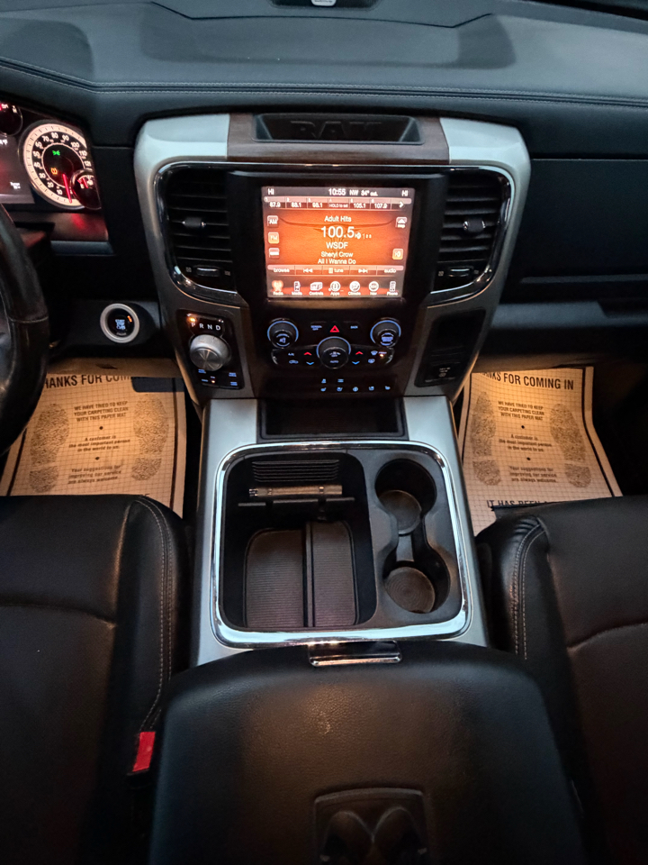 RAM 1500 Laramie Crew Cab SWB 4WD 2016