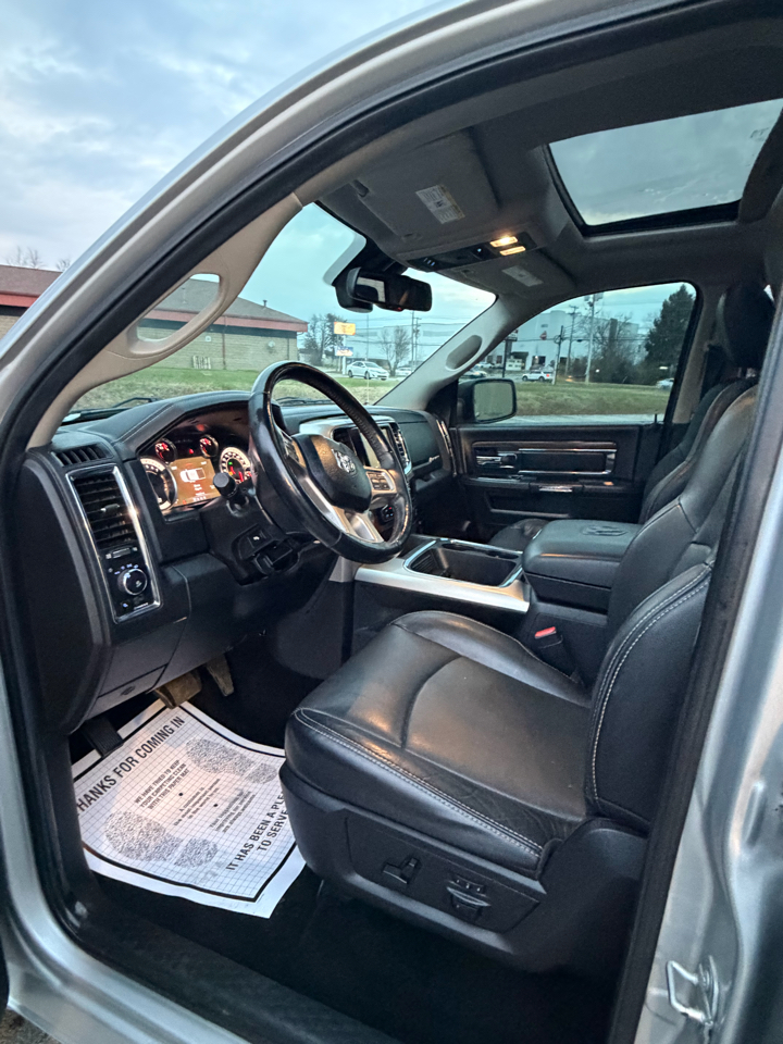 RAM 1500 Laramie Crew Cab SWB 4WD 2016