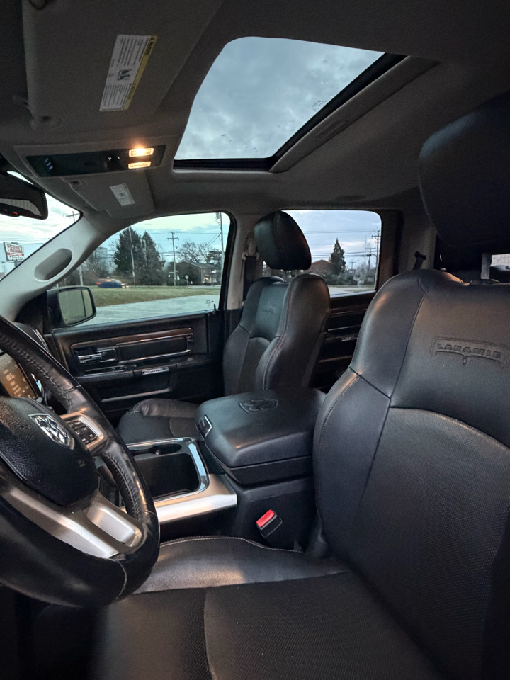 RAM 1500 Laramie Crew Cab SWB 4WD 2016