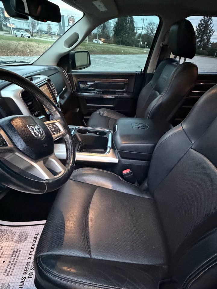 RAM 1500 Laramie Crew Cab SWB 4WD 2016