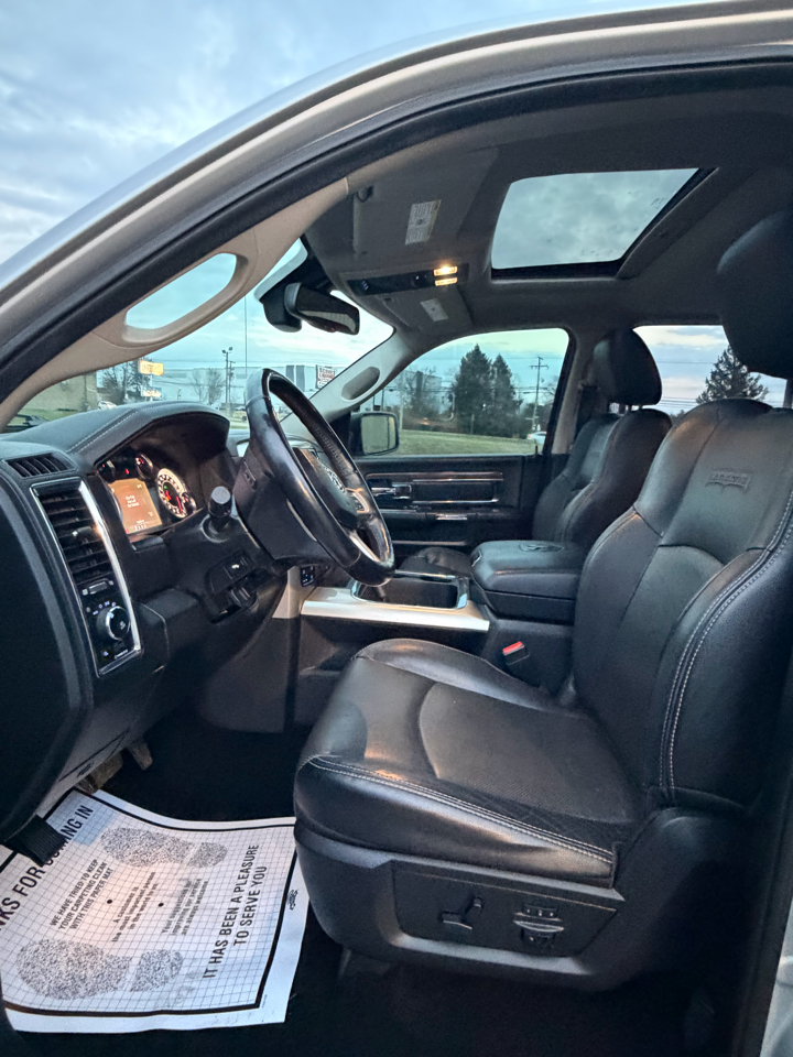 RAM 1500 Laramie Crew Cab SWB 4WD 2016