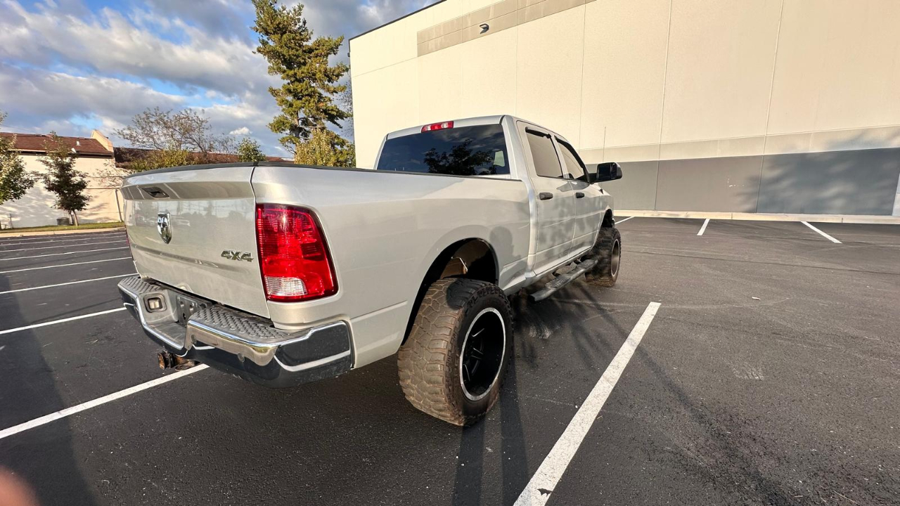 RAM 2500 Tradesman Crew Cab SWB 4WD 2016