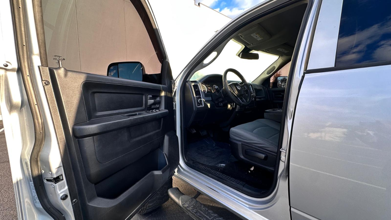 RAM 2500 Tradesman Crew Cab SWB 4WD 2016