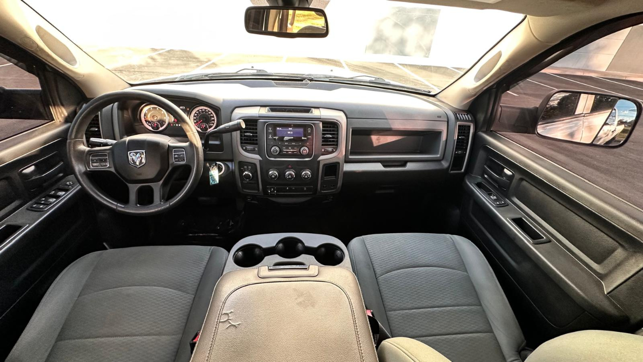 RAM 2500 Tradesman Crew Cab SWB 4WD 2016