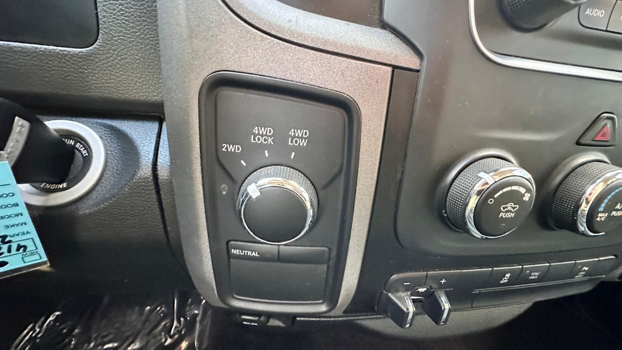 RAM 2500 Tradesman Crew Cab SWB 4WD 2016