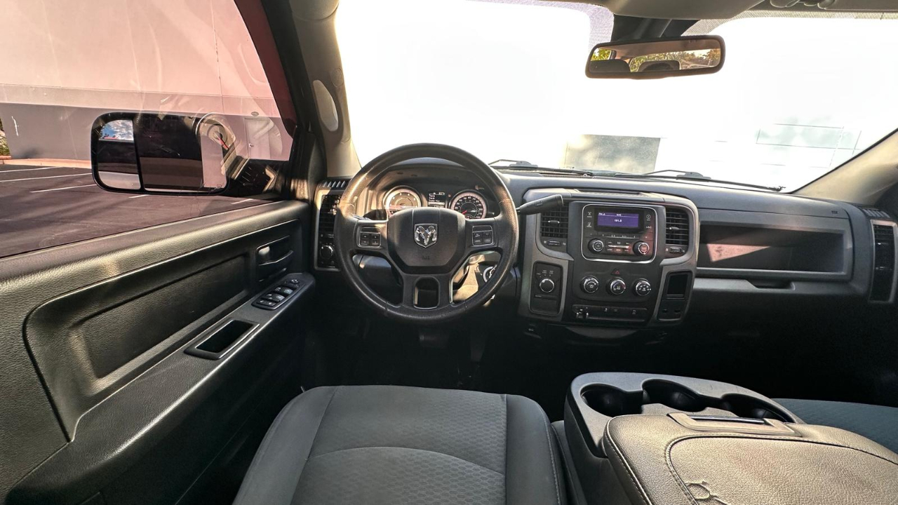 RAM 2500 Tradesman Crew Cab SWB 4WD 2016