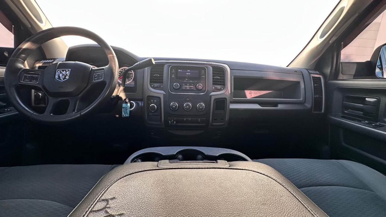 RAM 2500 Tradesman Crew Cab SWB 4WD 2016