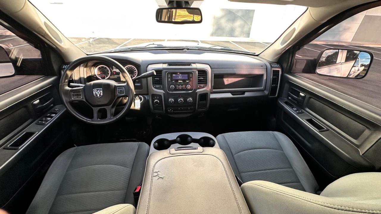 RAM 2500 Tradesman Crew Cab SWB 4WD 2016