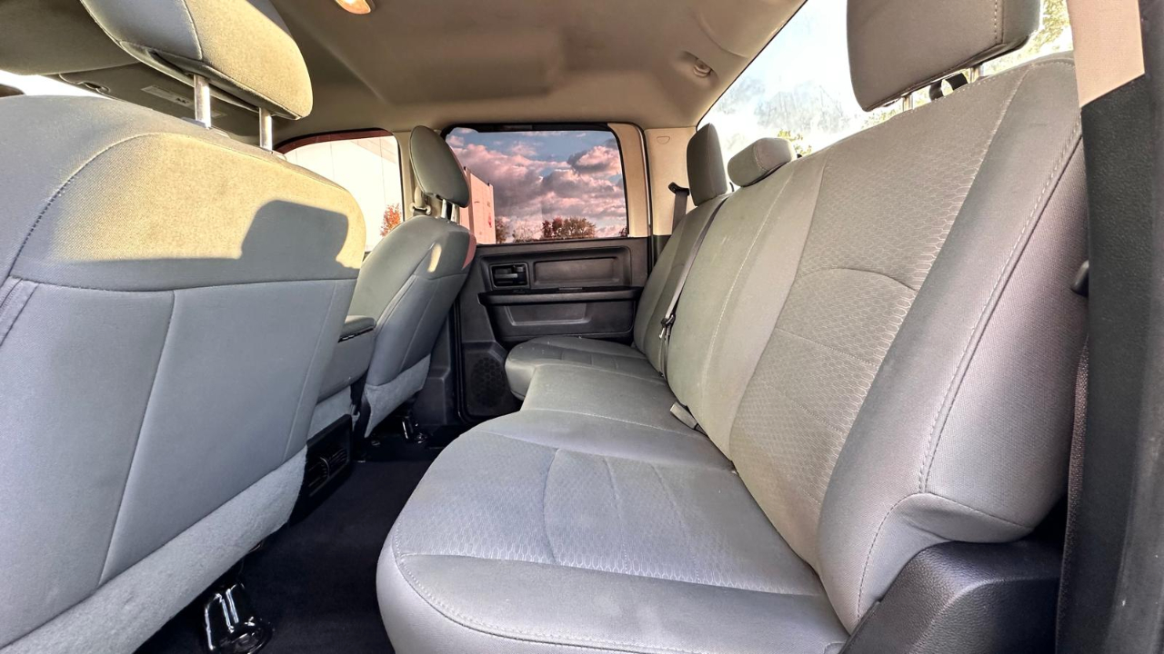 RAM 2500 Tradesman Crew Cab SWB 4WD 2016