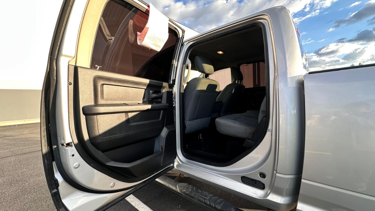 RAM 2500 Tradesman Crew Cab SWB 4WD 2016