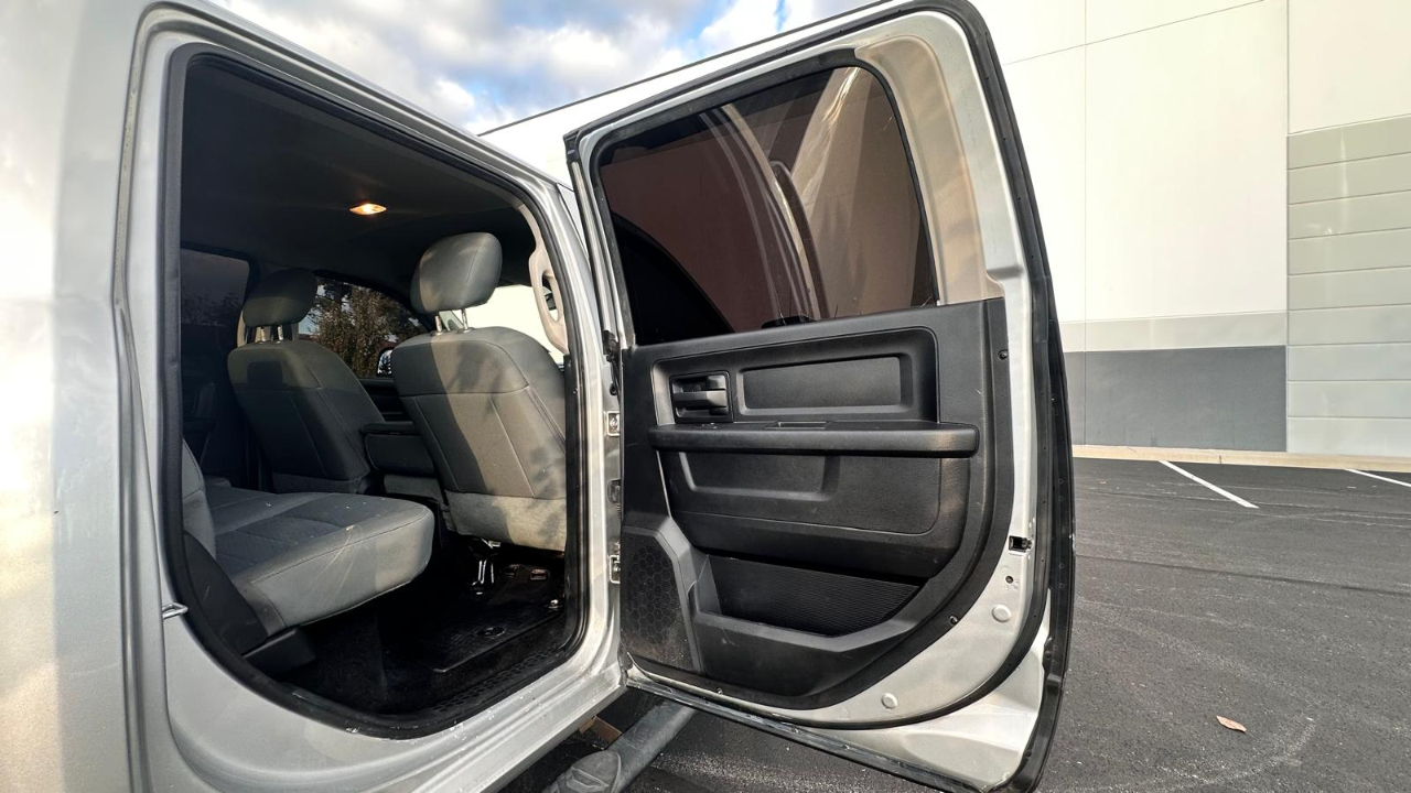 RAM 2500 Tradesman Crew Cab SWB 4WD 2016