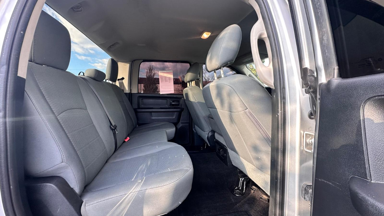 RAM 2500 Tradesman Crew Cab SWB 4WD 2016