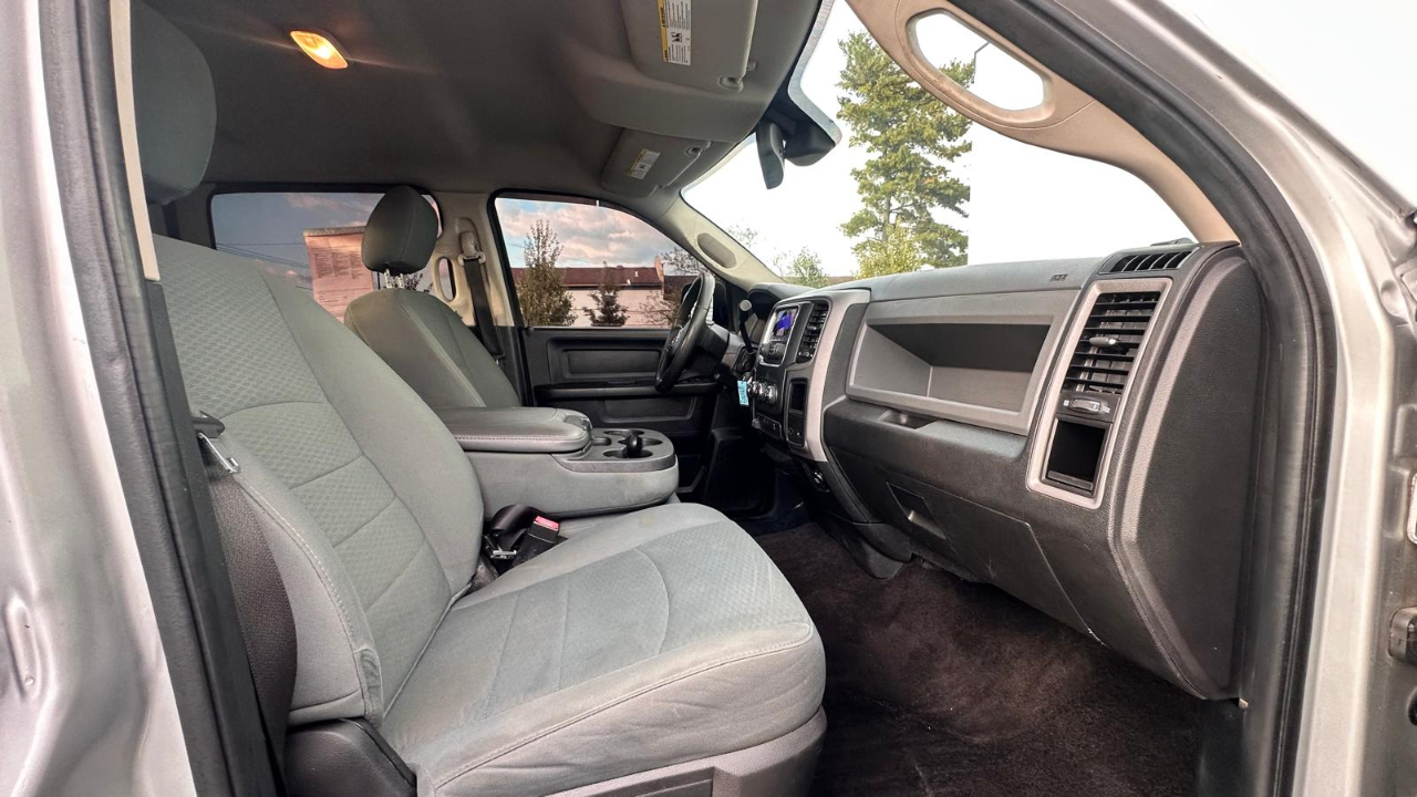 RAM 2500 Tradesman Crew Cab SWB 4WD 2016