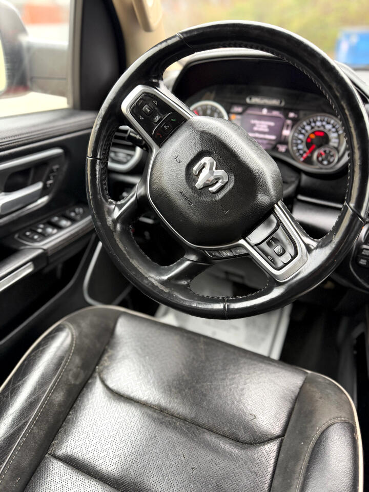 RAM 1500 Laramie Quad Cab 4WD 2020