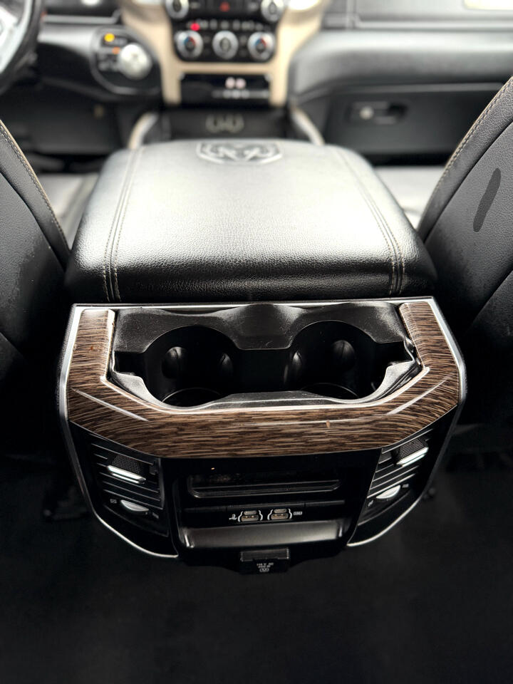 RAM 1500 Laramie Quad Cab 4WD 2020