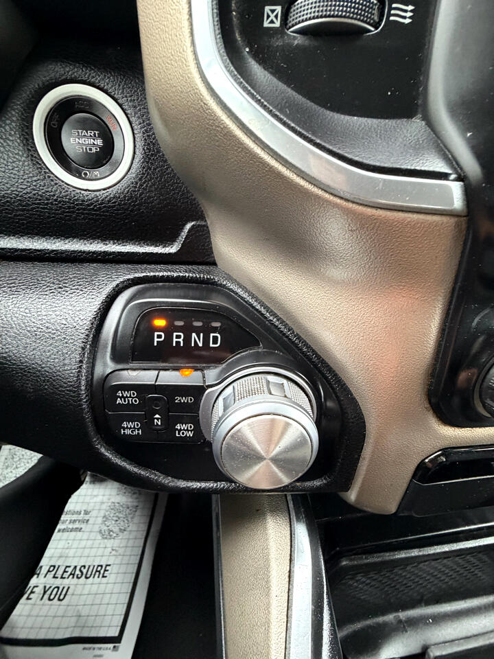 RAM 1500 Laramie Quad Cab 4WD 2020