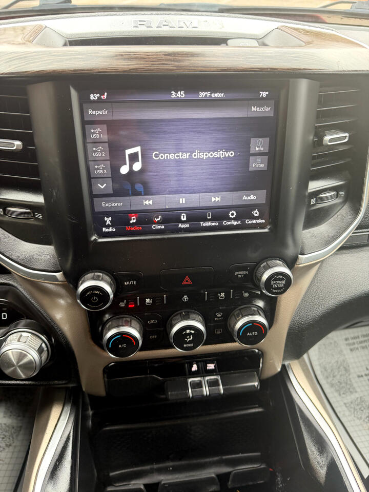 RAM 1500 Laramie Quad Cab 4WD 2020