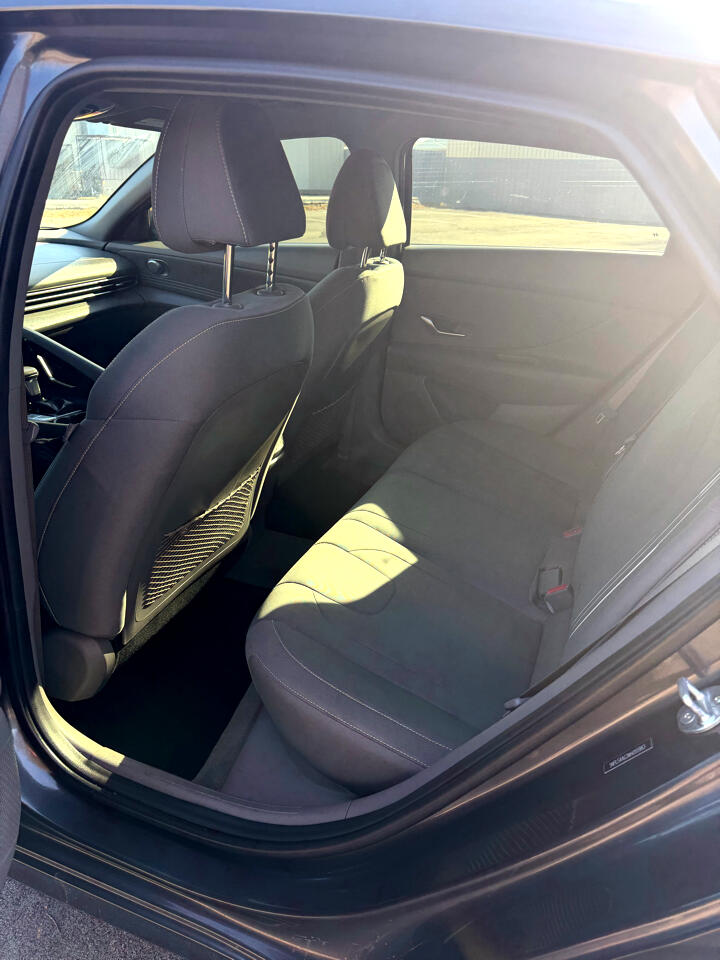 Hyundai Elantra SEL 2022