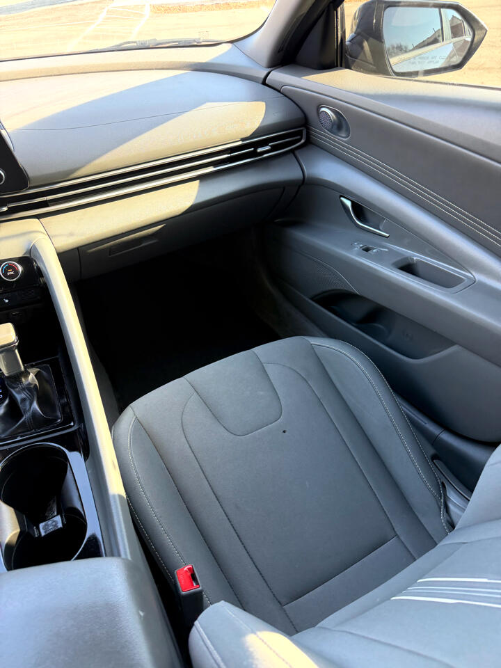 Hyundai Elantra SEL 2022