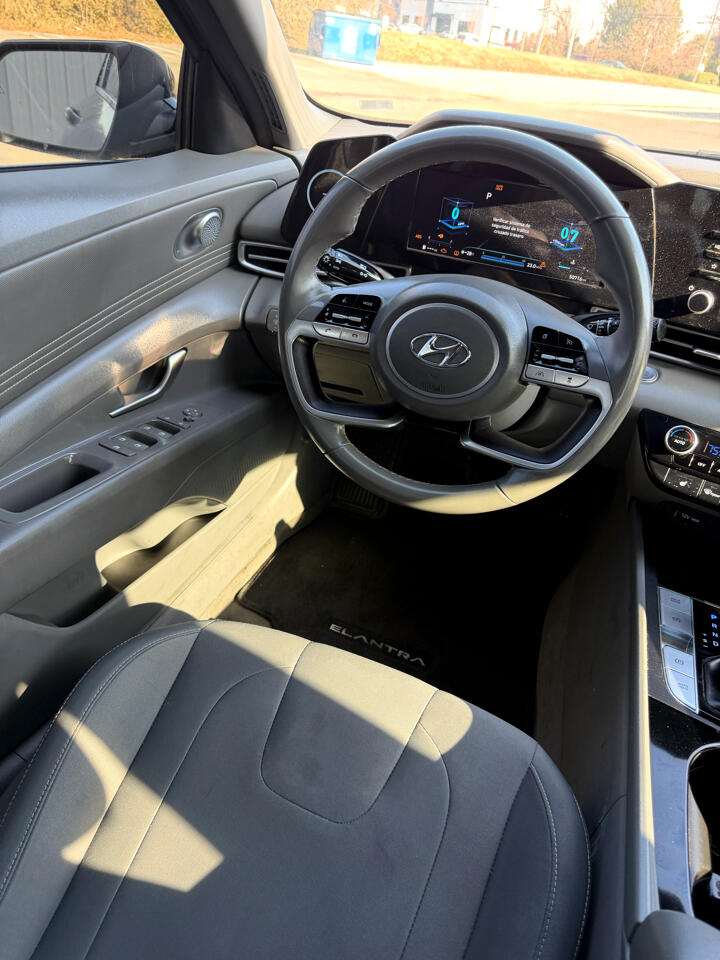 Hyundai Elantra SEL 2022