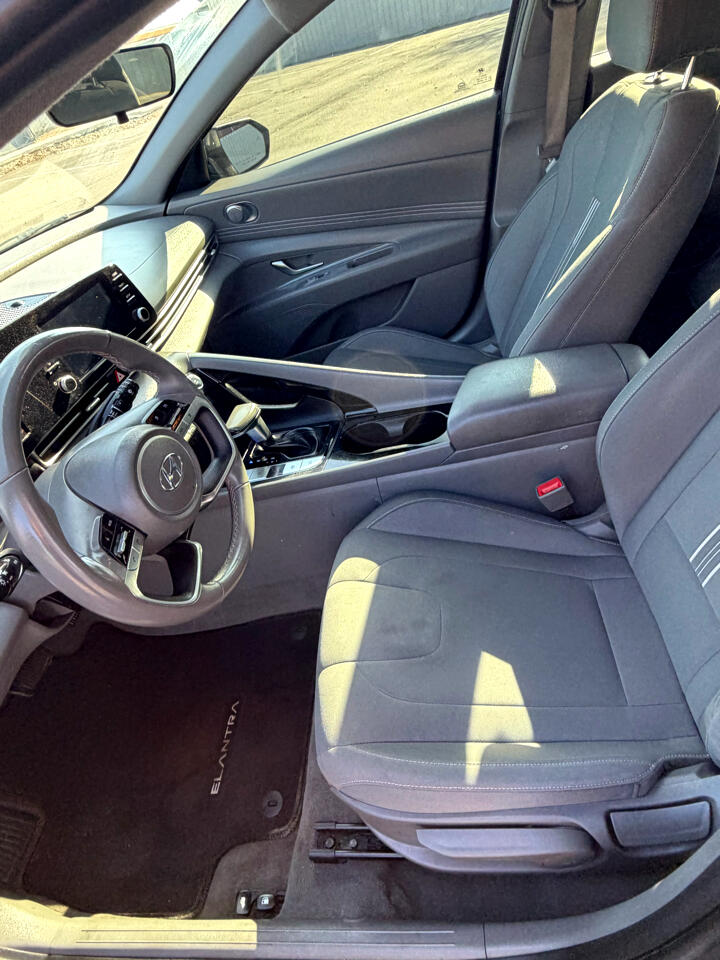 Hyundai Elantra SEL 2022