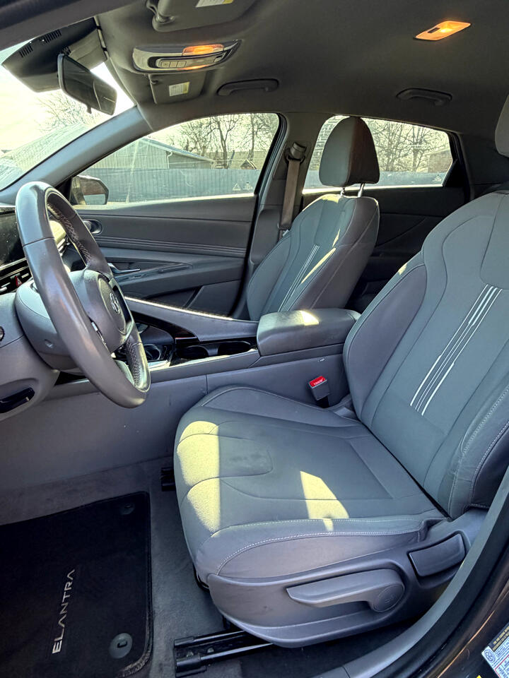 Hyundai Elantra SEL 2022