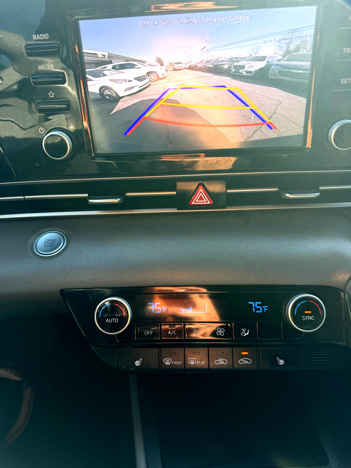 Hyundai Elantra SEL 2022