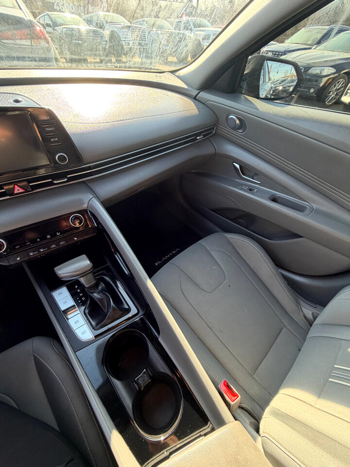 Hyundai Elantra SEL 2022