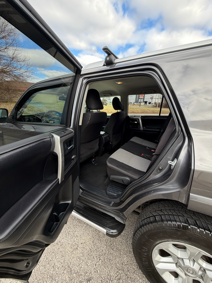 Toyota 4Runner SR5 4WD 2016