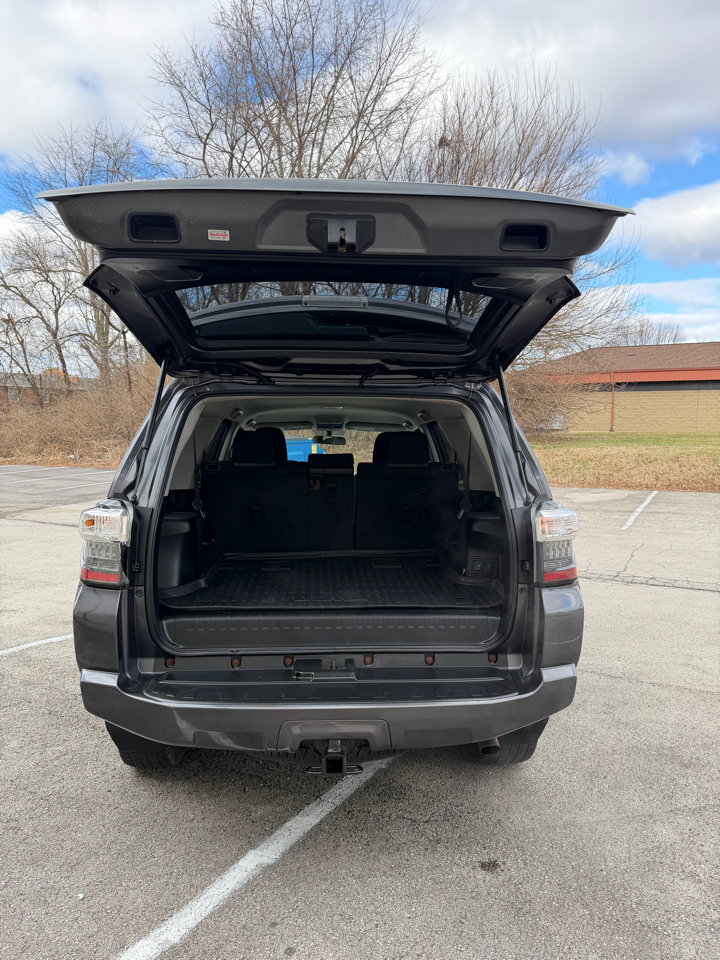 Toyota 4Runner SR5 4WD 2016