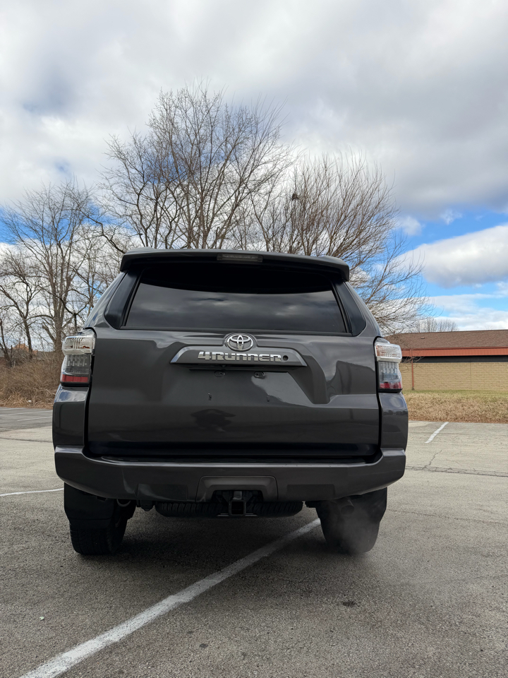 Toyota 4Runner SR5 4WD 2016