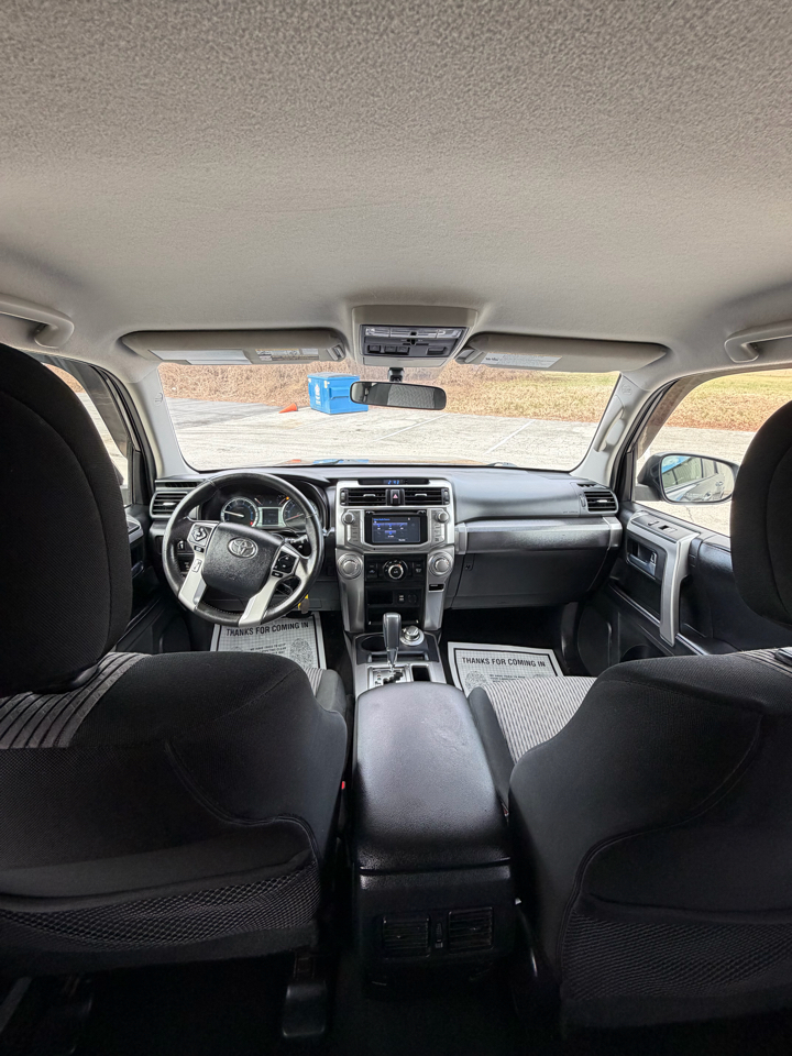 Toyota 4Runner SR5 4WD 2016