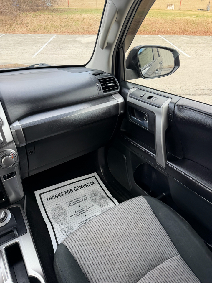 Toyota 4Runner SR5 4WD 2016