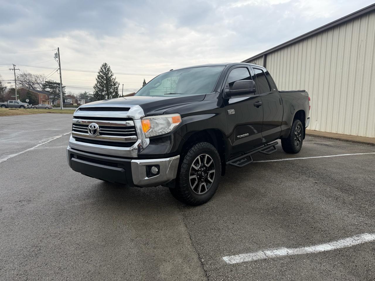 Toyota Tundra SR5 5.7L V8 FFV Double Cab 4WD 2016