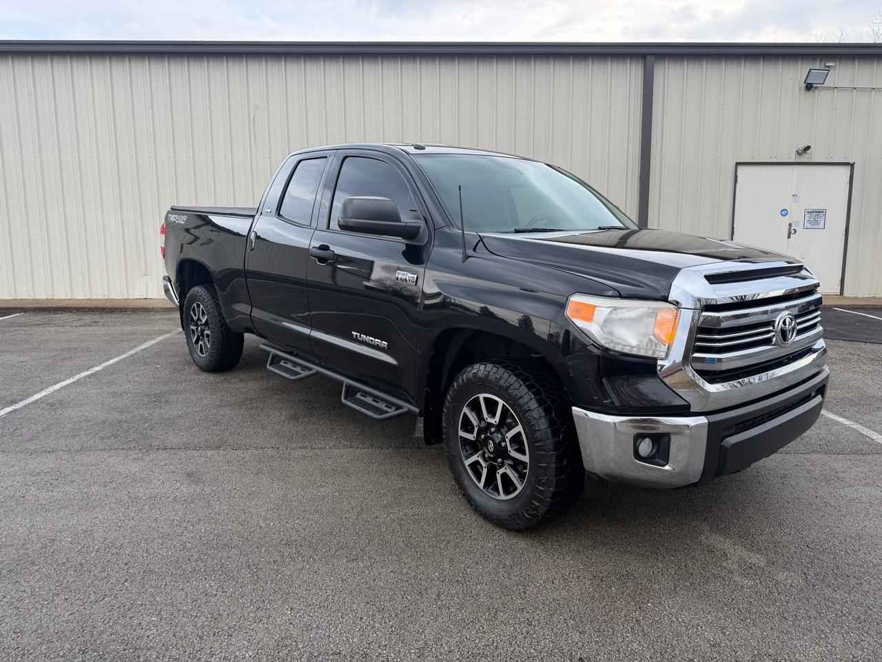Toyota Tundra SR5 5.7L V8 FFV Double Cab 4WD 2016