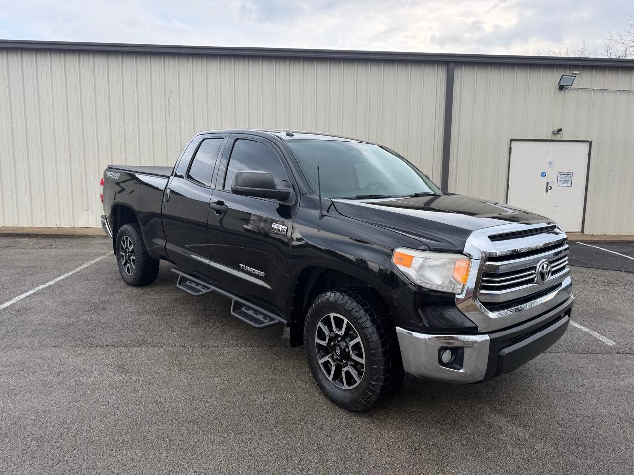 Toyota Tundra SR5 5.7L V8 FFV Double Cab 4WD 2016