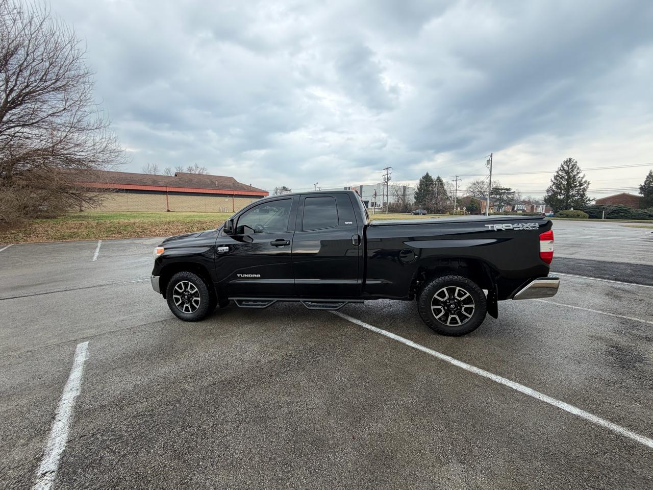 Toyota Tundra SR5 5.7L V8 FFV Double Cab 4WD 2016