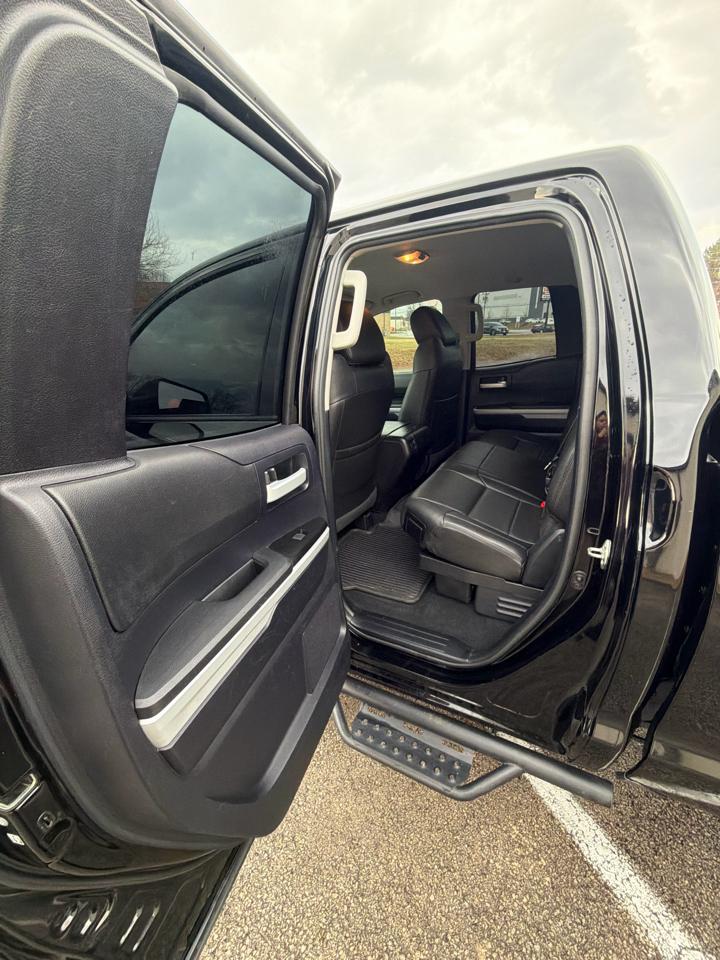 Toyota Tundra SR5 5.7L V8 FFV Double Cab 4WD 2016