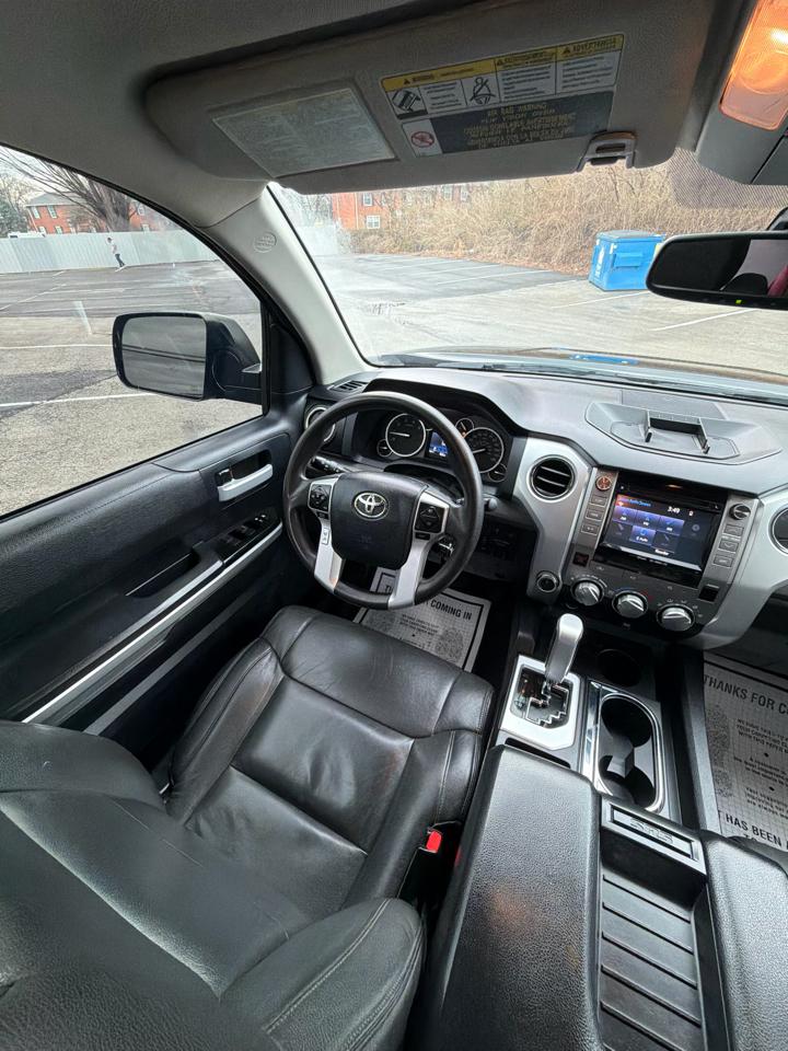 Toyota Tundra SR5 5.7L V8 FFV Double Cab 4WD 2016