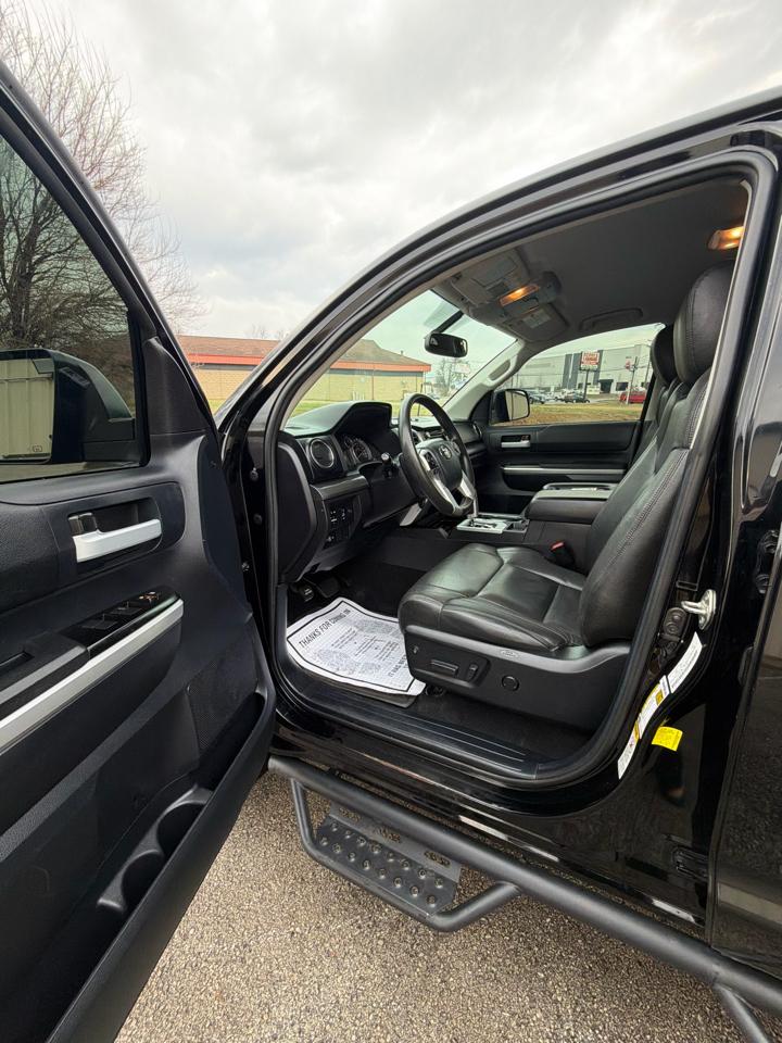 Toyota Tundra SR5 5.7L V8 FFV Double Cab 4WD 2016