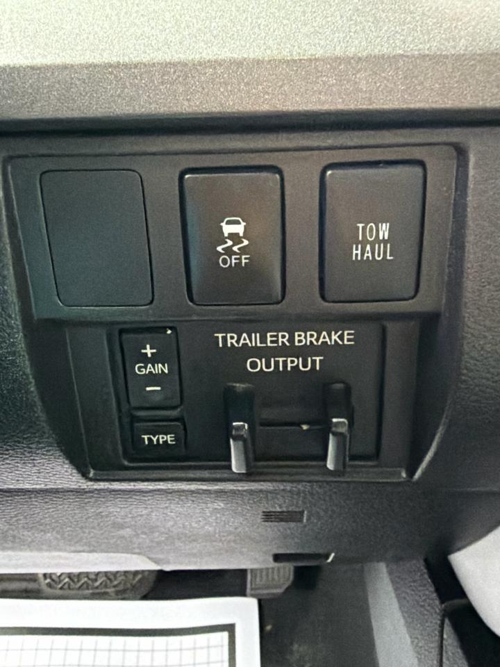 Toyota Tundra SR5 5.7L V8 FFV Double Cab 4WD 2016